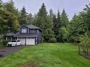 2 bdrm home in quiet neighborhood 2 blocks from beach